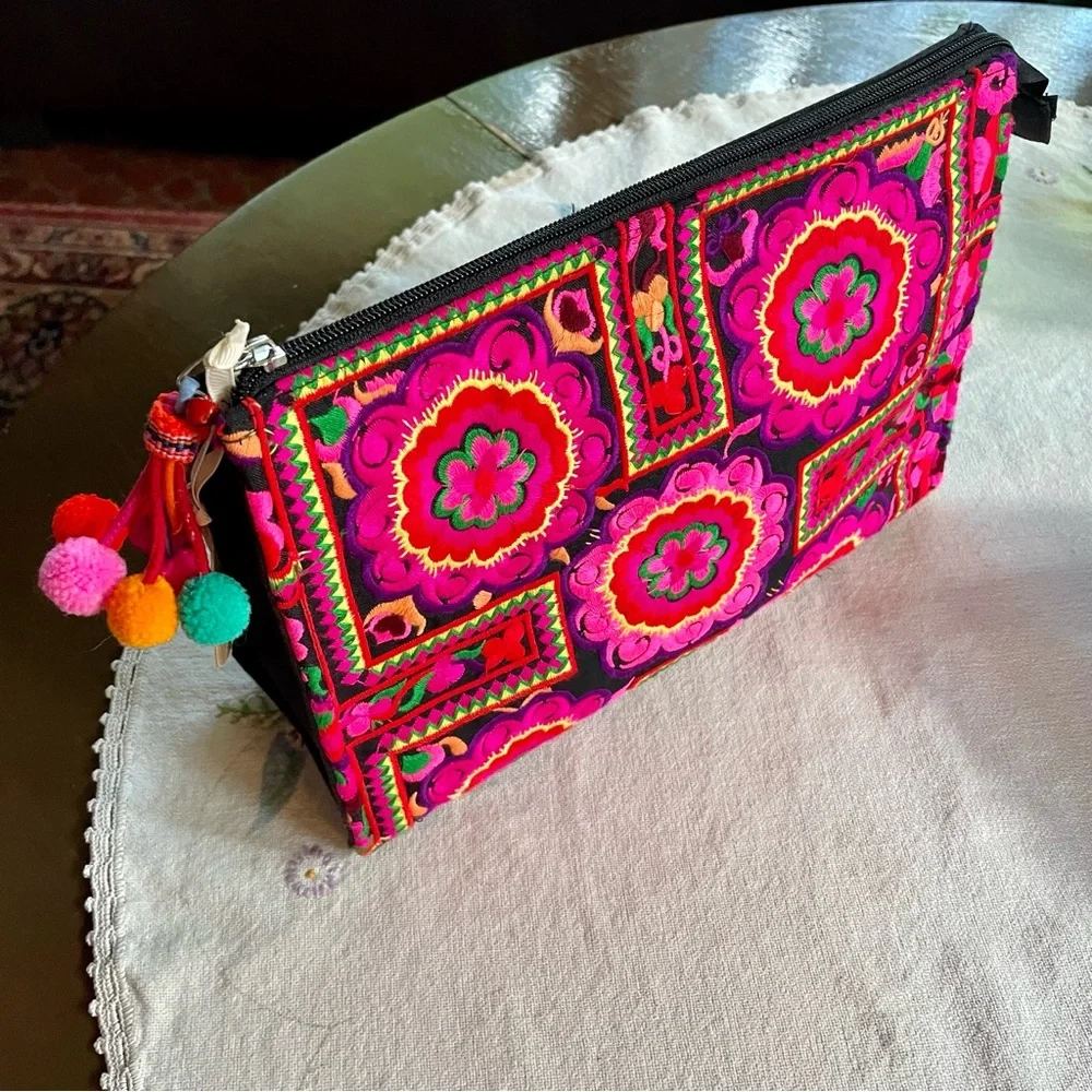 Cosmetic Travel Bag/ Organizer. Hand Embroidered Floral Thai Design. 11.5" x7.5 - Picture 9 of 12